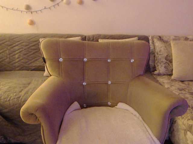 goodSnowQueen live cam on BongaCams