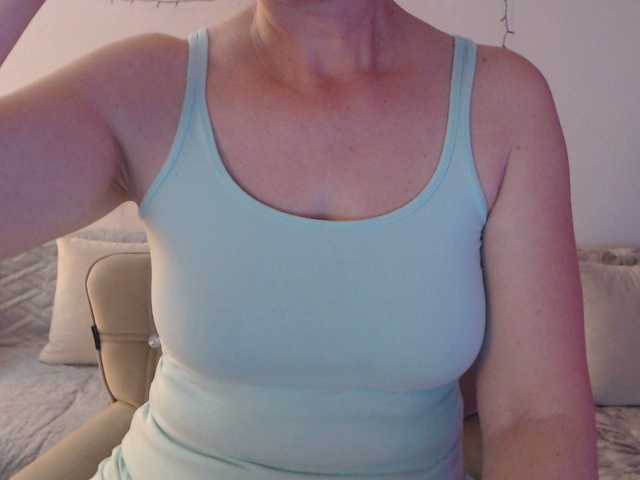 goodSnowQueen webcam