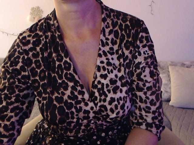 goodSnowQueen live cam on BongaCams