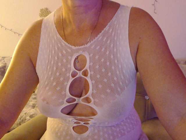 goodSnowQueen live cam preview