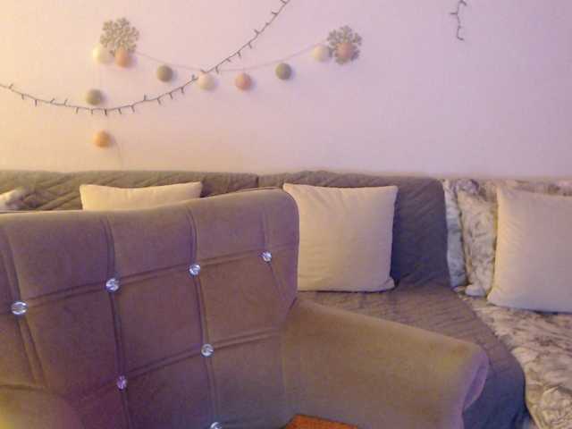 goodSnowQueen live cam on BongaCams