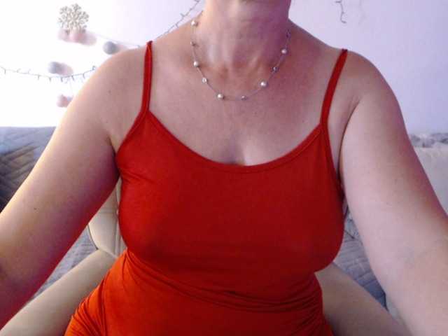 goodSnowQueen live cam on BongaCams