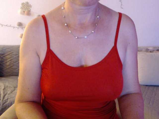 goodSnowQueen live cam on BongaCams