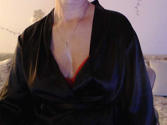 goodSnowQueen live cam on BongaCams