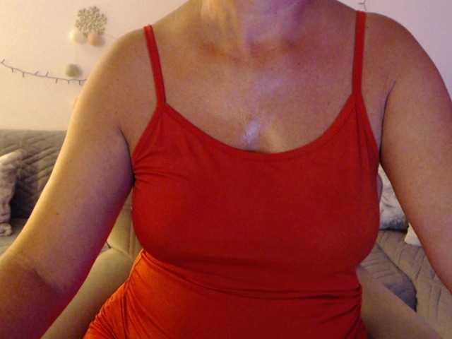 goodSnowQueen live cam on BongaCams