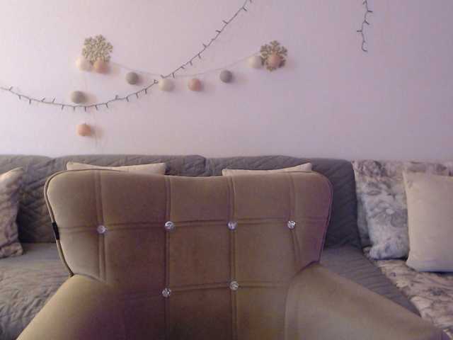goodSnowQueen live cam on BongaCams