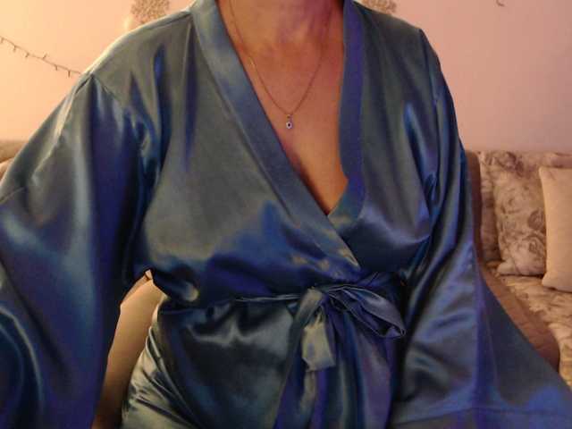 goodSnowQueen live cam on BongaCams