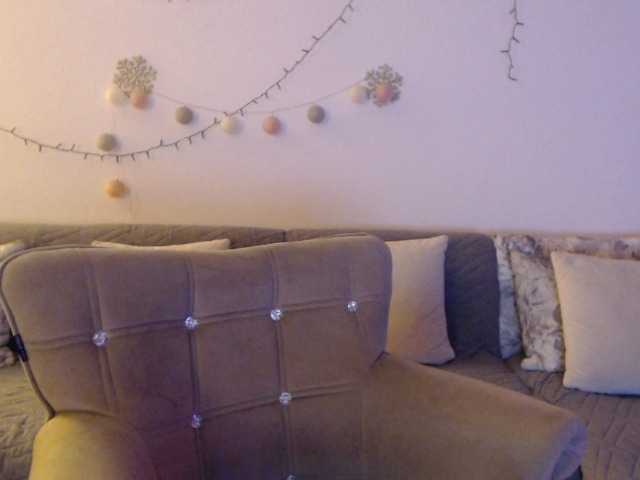 goodSnowQueen live cam on BongaCams