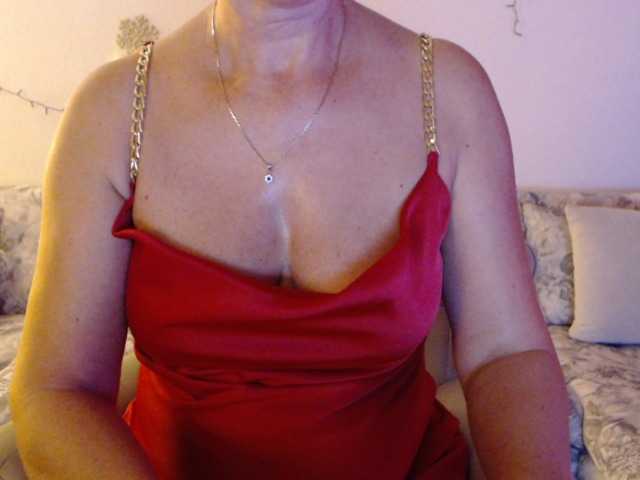 goodSnowQueen live cam on BongaCams