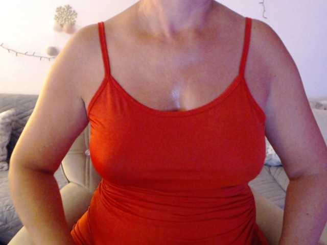 goodSnowQueen live cam on BongaCams