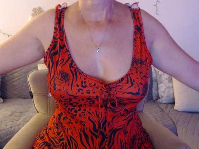 goodSnowQueen live webcam show