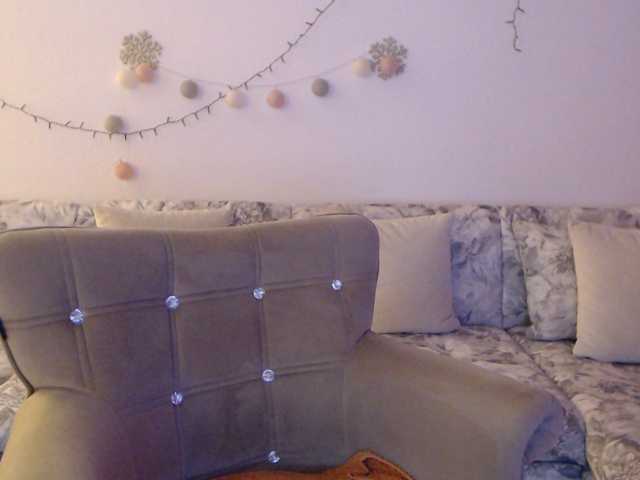 goodSnowQueen live cam on BongaCams