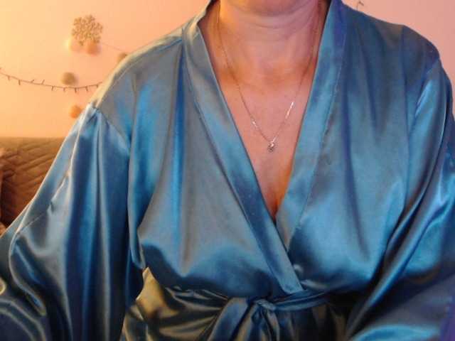 goodSnowQueen live cam on BongaCams