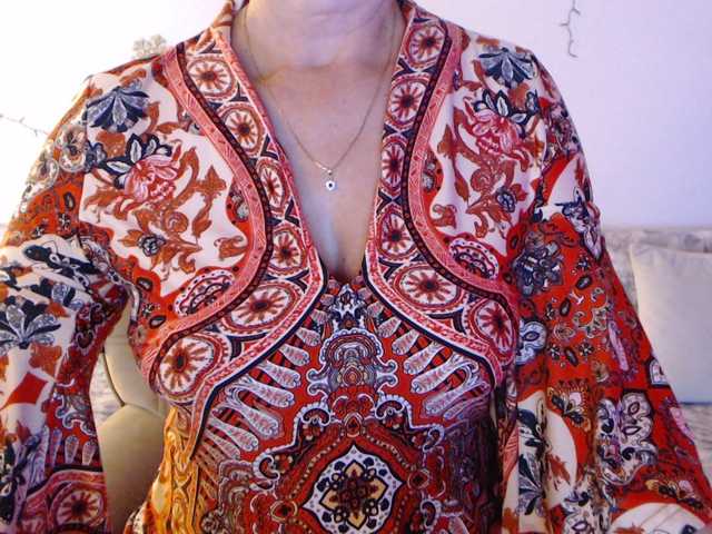 goodSnowQueen live cam on BongaCams