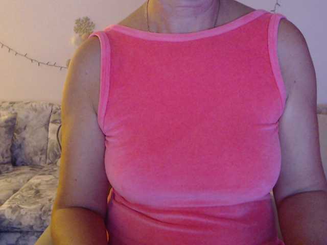 goodSnowQueen, en vivo ahora en BongaCams