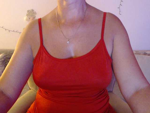 goodSnowQueen live cam on BongaCams