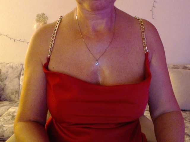 goodSnowQueen, en directo ahora en BongaCams