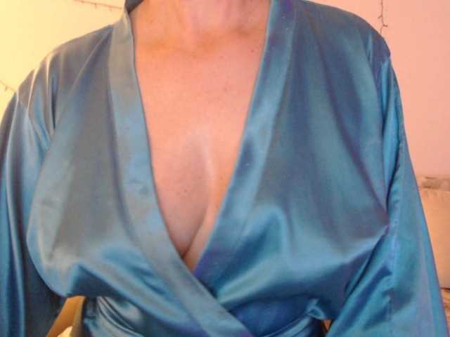 goodSnowQueen's BongaCams show and profile