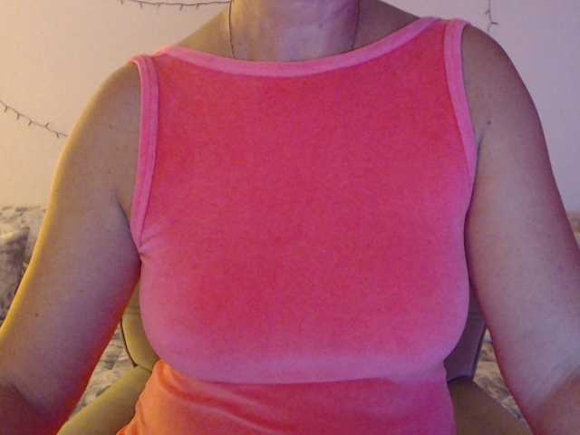 goodSnowQueen live cam on BongaCams