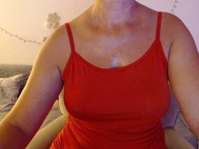 goodSnowQueen live cam on BongaCams
