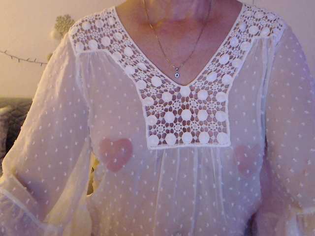 goodSnowQueen live cam on BongaCams