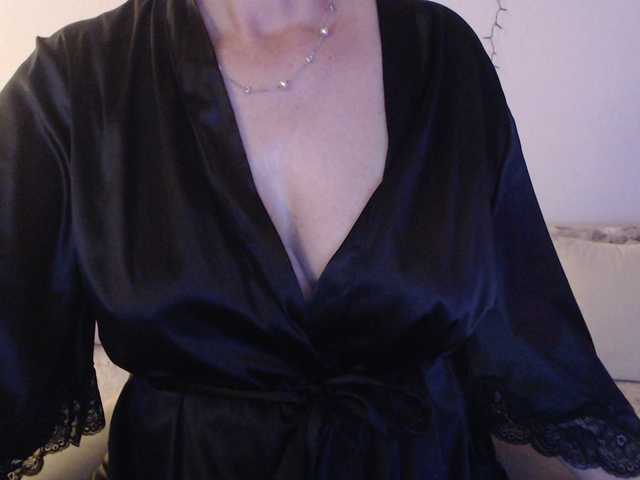 goodSnowQueen's BongaCams show and profile