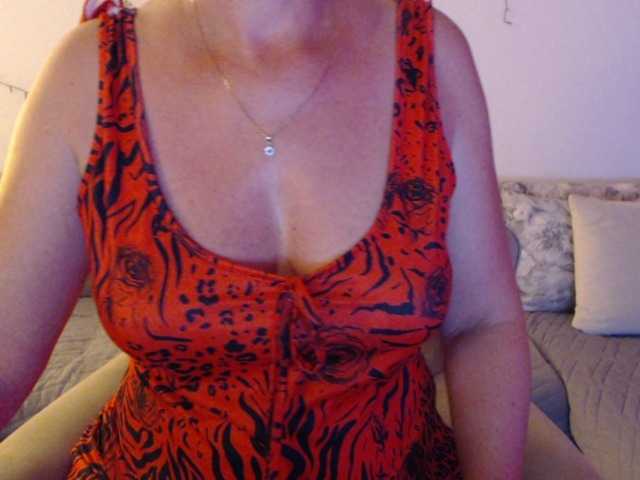 goodSnowQueen live webcam show