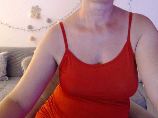 goodSnowQueen live cam on BongaCams