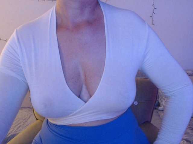 goodsnowqueen cam belle
