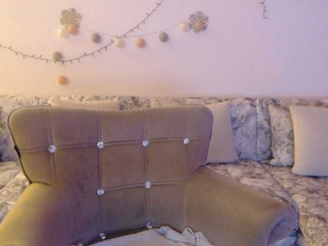 goodSnowQueen live cam preview
