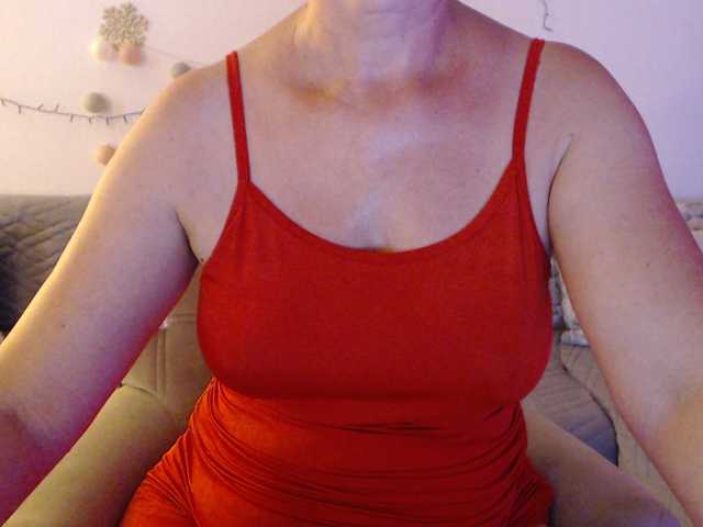 goodSnowQueen live cam on BongaCams
