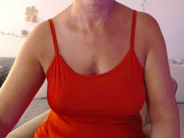 goodSnowQueen live cam on BongaCams