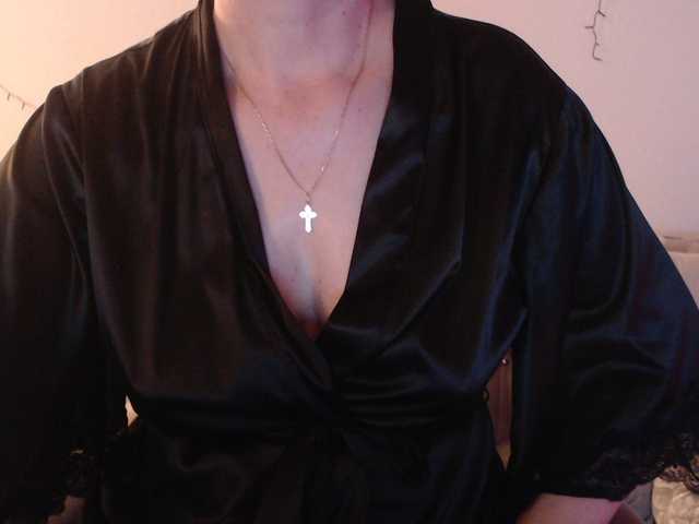 goodSnowQueen's BongaCams show and profile