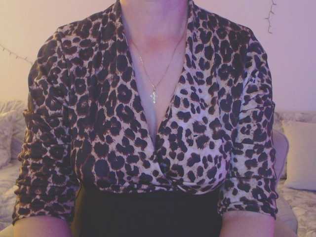 goodSnowQueen's BongaCams show and profile