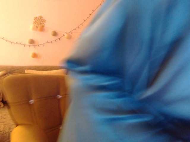goodSnowQueen live cam on BongaCams