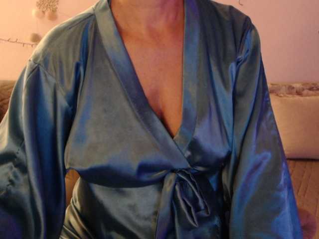 goodSnowQueen live cam on BongaCams