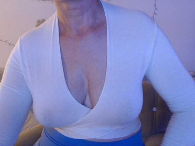 goodsnowqueen cam belle