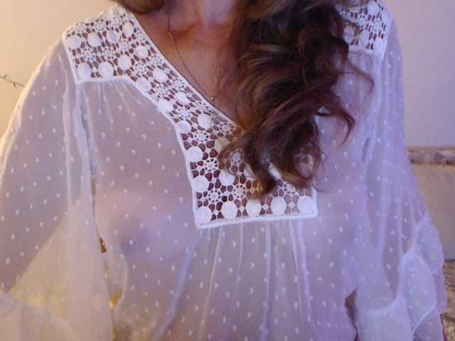goodSnowQueen live cam on BongaCams