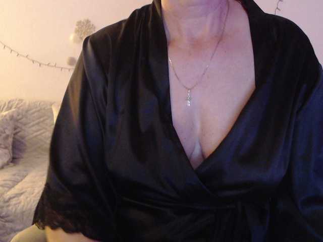 goodSnowQueen's BongaCams show and profile