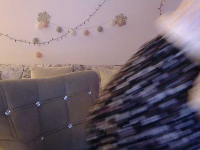 goodSnowQueen live cam on BongaCams