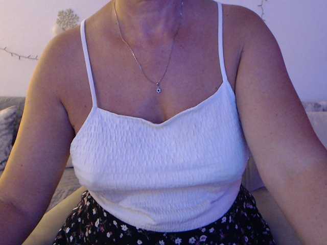 goodSnowQueen live cam preview