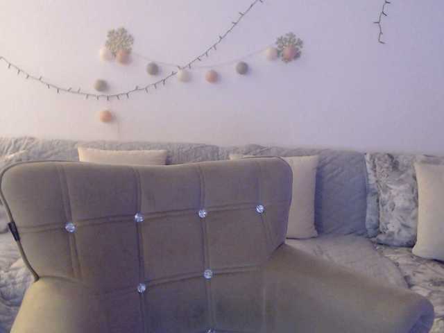 goodSnowQueen's BongaCams show and profile