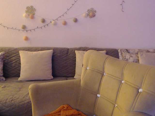 goodSnowQueen live cam preview
