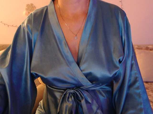 goodSnowQueen live cam on BongaCams