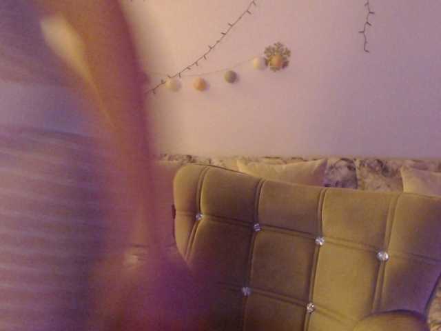 goodSnowQueen live cam on BongaCams
