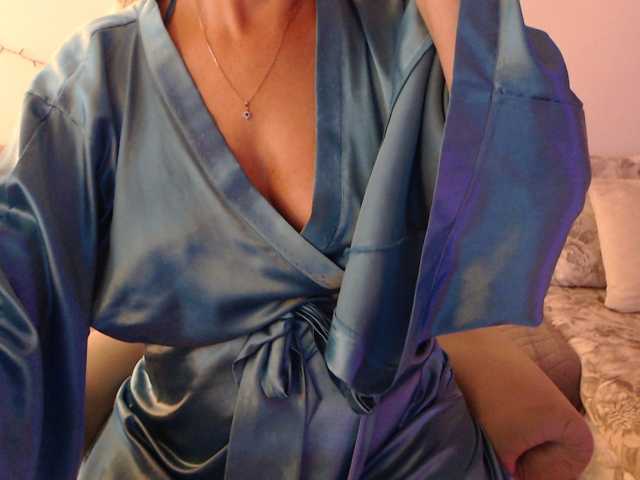 goodSnowQueen live cam on BongaCams