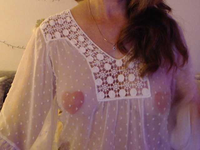 goodSnowQueen live cam on BongaCams