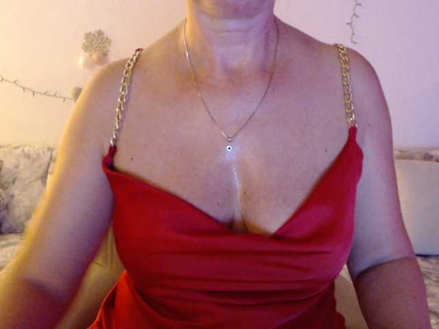 goodSnowQueen live cam preview