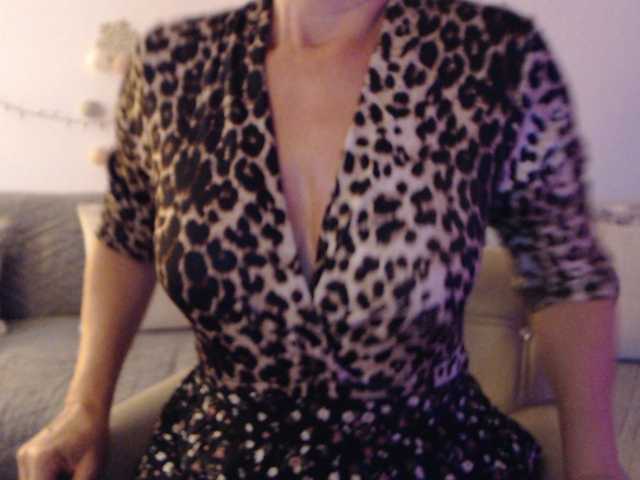 goodSnowQueen live cam on BongaCams