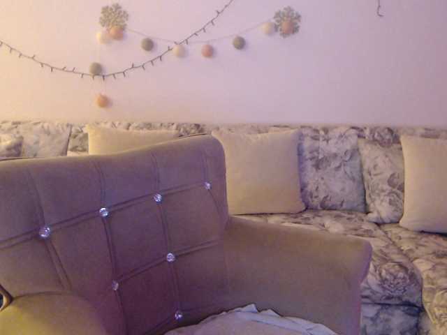 goodSnowQueen live cam on BongaCams